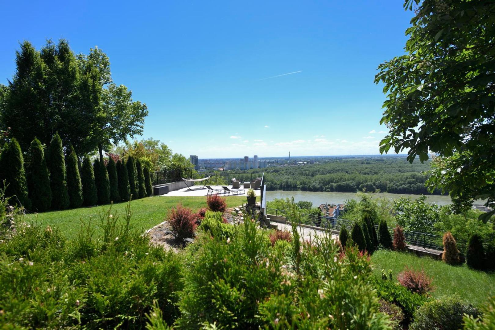 River View Apartments Hotel Bratislava Dış mekan fotoğraf